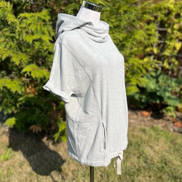 Lululemon Womens Serenity Hoodie 8 Heathered Gray Short Sleeve Pullover W3E32S - Picture 5 of 14
